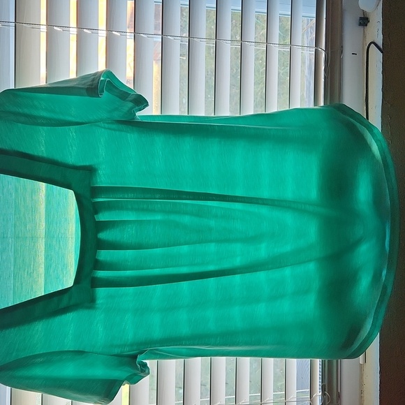 Mint green Square Neck Pleated Blouse size Medium - Picture 6 of 7